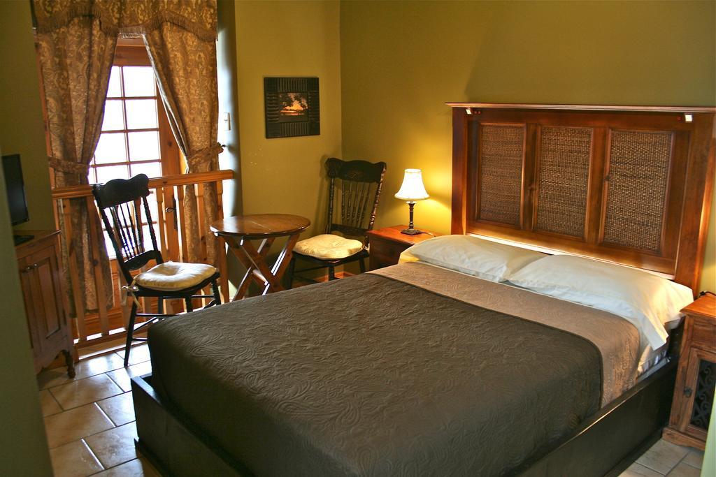 Hotel Manoir Ramezay Marieville Habitación foto